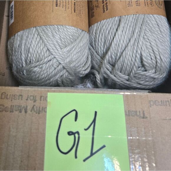 Lion Brand Re-Spun 2 JUMBO SKEINS PUMICE STONE 12 Oz - Picture 8 of 8